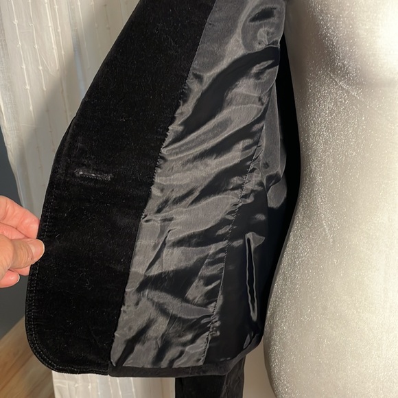 Talbot’s (Established 1947) Black Velvet Blazer Suit Jacket Size 6P - Picture 6 of 7